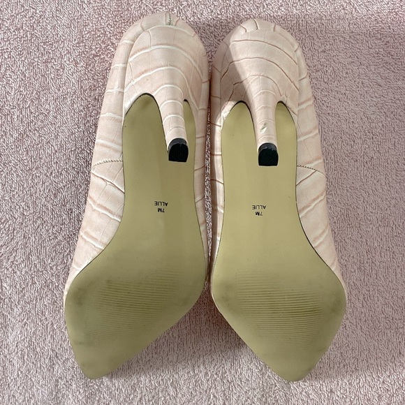 Attitude By Jay Manuel Pink Faux Reptile Leather Pumps With Chrome Toes 7 - Picture 6 of 12